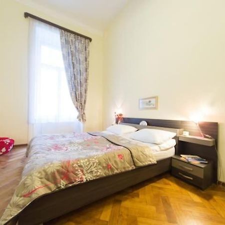 Apartment On Tabidze 3/5 Tbilisi Buitenkant foto