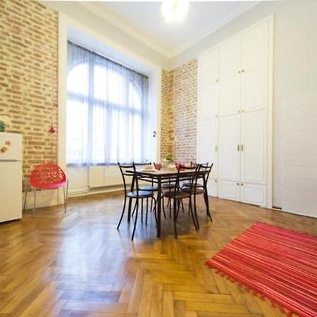 Apartment On Tabidze 3/5 Tbilisi Buitenkant foto