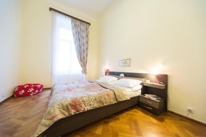 Apartment On Tabidze 3/5 Tbilisi Buitenkant foto