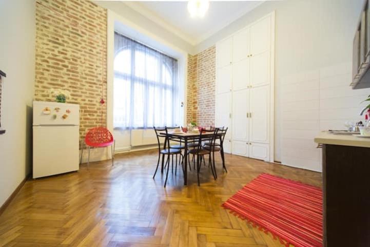 Apartment On Tabidze 3/5 Tbilisi Buitenkant foto