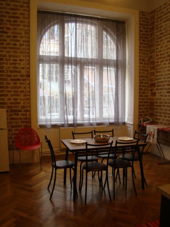 Apartment On Tabidze 3/5 Tbilisi Buitenkant foto